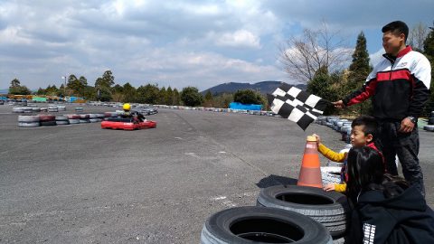 ｇｗにゴーカート体験はいかが カウベルモーターパーク お還りなさい天瀬